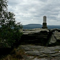 Triangulation column on Großen Zschirnstein (© Norbert Kaiser; Wikipedia; CC BY-SA 3.0)