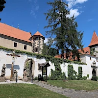 Schloss Benešov n.Pl. (© Vlach Pavel; Wikipedia; CC BY-SA 4.0)