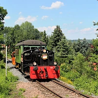 Historic train on the Windbergbahn track  (© Till Menzer)