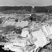 Construction of Fláje dam (© Povodí Ohře)
