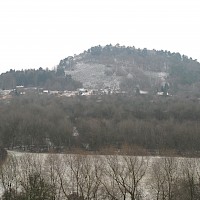 Blešno Castle ruins (© Juandev; Wikipedia; CC BY-SA 3.0)