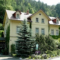 Kellers Wohnhaus in Krippen (© Norbert Kaiser; Wikipedia; CC BY-SA 2.5)