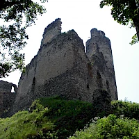 Kostomlaty castle (© Rolf-Dresden; Wikipedia;  CC BY-SA 2.5)