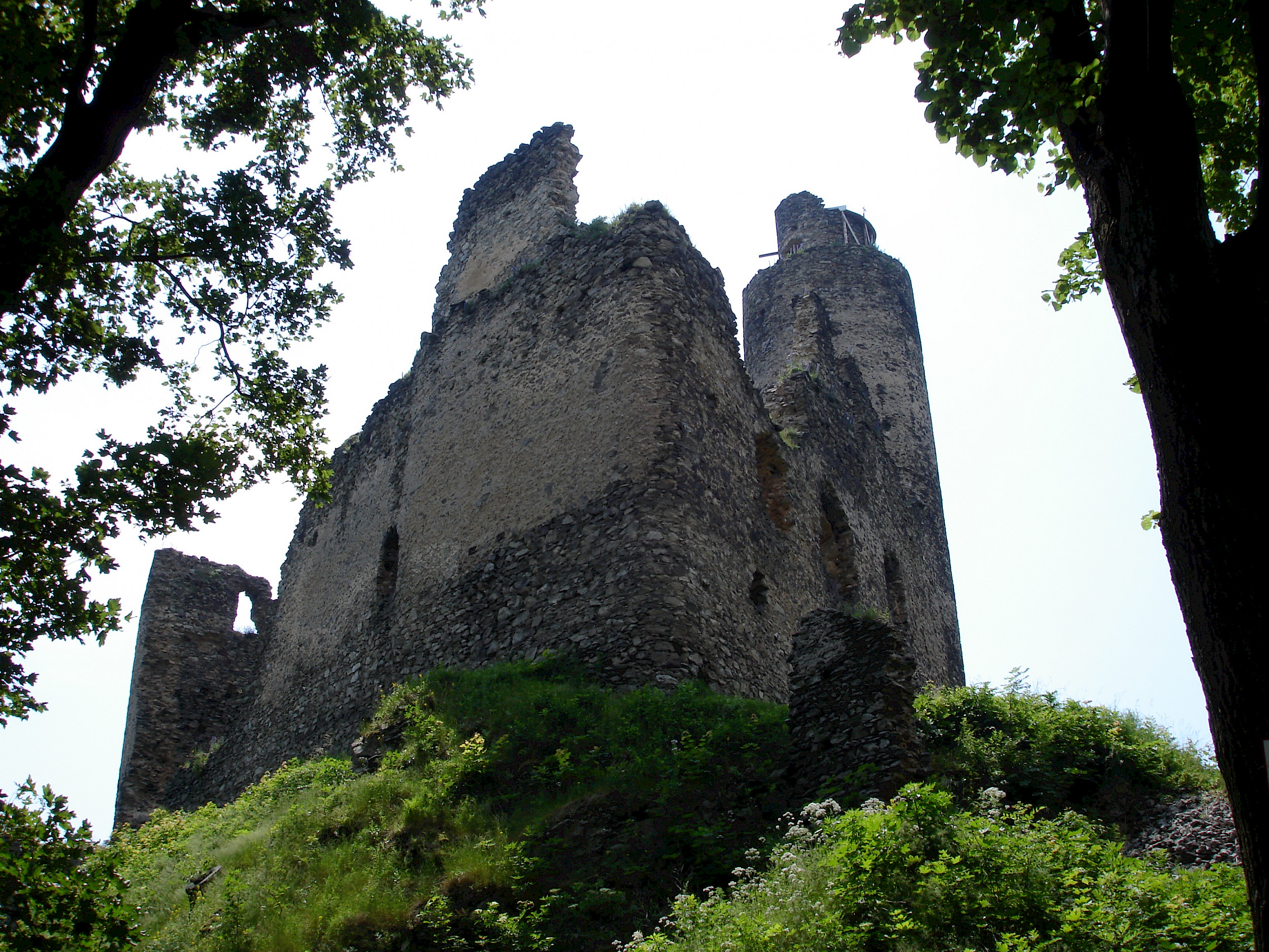 Kostomlaty castle (© Rolf-Dresden; Wikipedia; CC BY-SA 2.5)