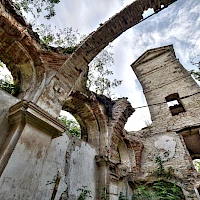 Church ruin of St. Vacláv (© Libor Bureš; Wikipedia; CC BY-SA 3.0)