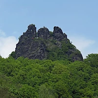 Vrabinec castle (© Jiří Nedas; Wikipedia;  CC BY-SA 3.0 )