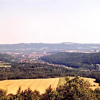 Blick nach Pirna und ins Elbtal (© Norbert Kaiser; Wikipedia; CC BY-SA 3.0)