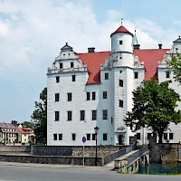 Zámek Schönfeld (© Norbert Kaiser; Wikipedia; CC BY-SA 2.0)