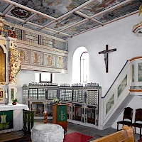Kostel Schellerhau (© Jörg Blobelt; Wikipedia; CC BY-SA 4.0)