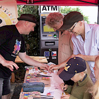 Kartoffeldruck mit Thomas Preibisch (© Peter R. Fischer)