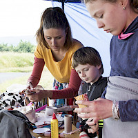 Pohadlo: Kindertheater und Basteln (© Peter R. Fischer)
