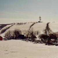 Nakléřovská výšina v zimě roku 2006 (© Norbert Kaiser; Wikipedia; CC BY-SA 2.5)