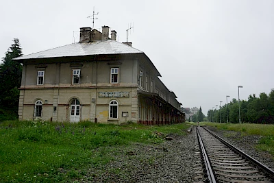 Bahnhofsgeb&auml;ude in Moldava